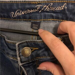 Universal Thread Women's Blue Skinny Jeans